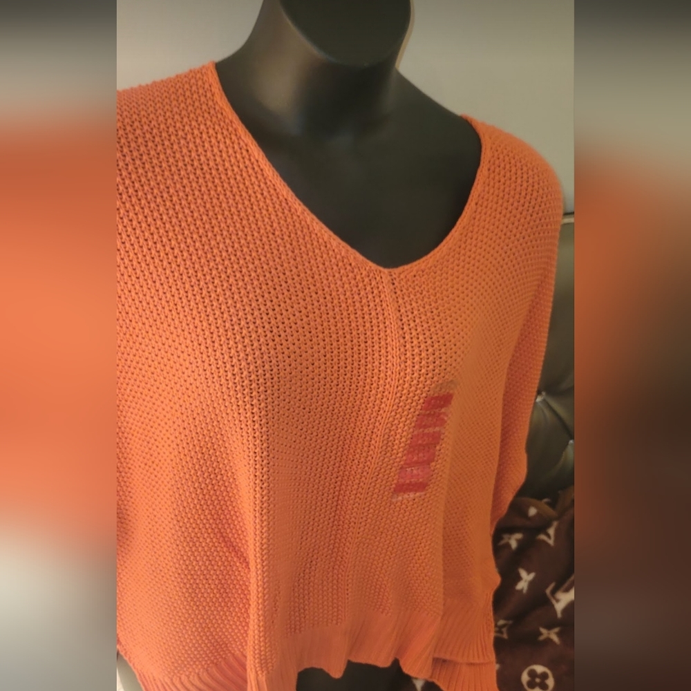 Luxurious 🌟 coral Knit Sweater